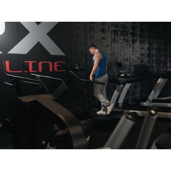 διάδρομος trx force cross αθλητής