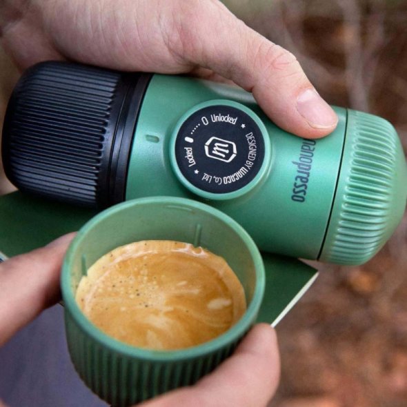 kafes-espresso-me-ti-michani-kafe-nanopresso-elements-moss-green-wacaco