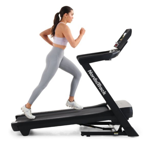 ilektrikos-diadromos-gimnastikis-nordictrack-exp10i-treksimo-se-klisi