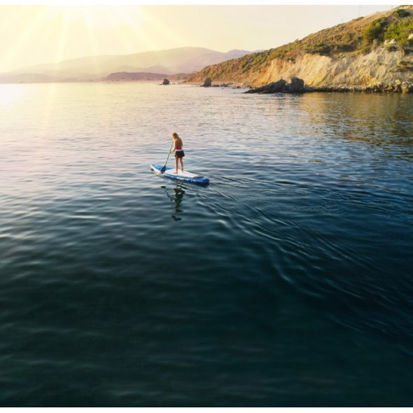 φουσκωτό sup hyper aqua marina ένας χρήστης σε λίμνη