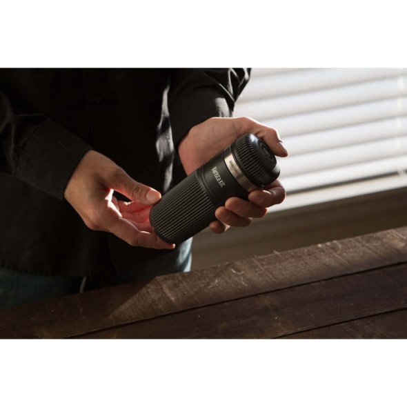 barista-kit-gia-foriti-michani-kafe-nanopresso-wacaco