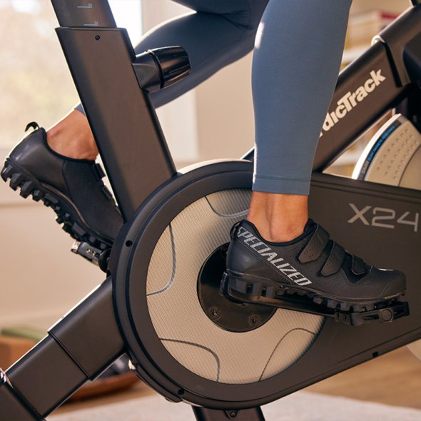 nordictrack-x24-spin-bike-spd-pedals