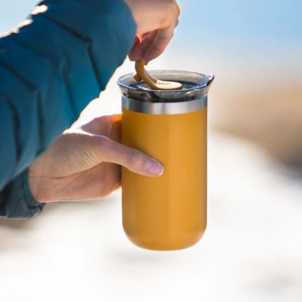 koupa-thermos-travel-mug-octaroma-lungo-amber-yellow-300-ml-wacaco