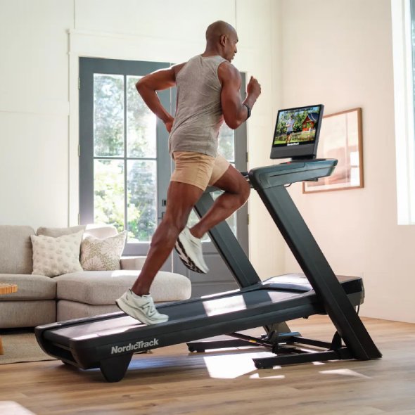 gimnastiki-sto-spiti-me-diadromo-commercial-1750-nordictrack