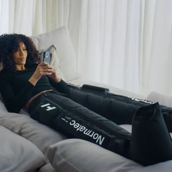 sistima-apokatastasis-me-simpiesi-aera-normatec-premier-standar-size-hyperice-6
