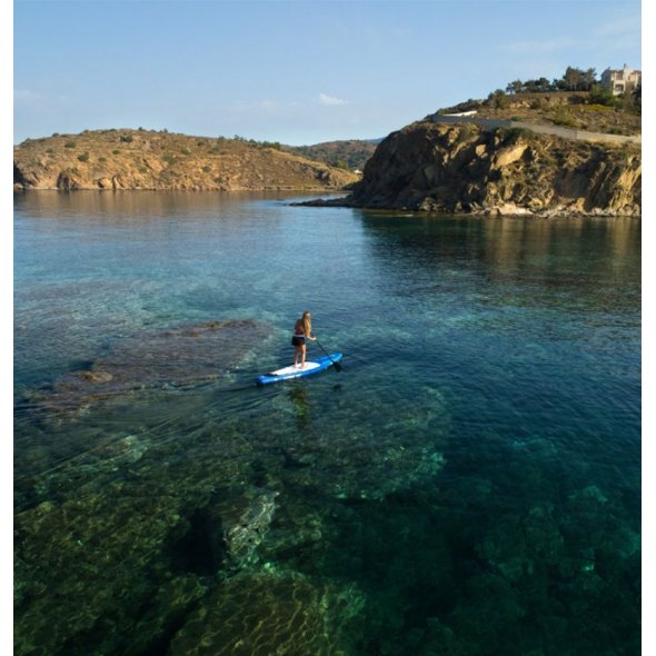φουσκωτό sup hyper aqua marina ένας χρήστης κοντά σε χωριό