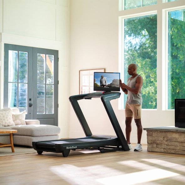 diadromos-gimnastikis-nordictrack-commercial-2450-ifit-enabled